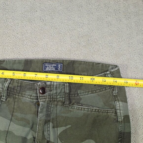 Abercrombie and Fitch Vintage Women's 25" Camo Cargo Raw Hem Cropped Pants - Picture 4 of 7